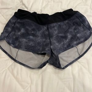 Lulu lemon 2.5 inch inseam shorts